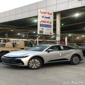 تويوتا كروان بريميوم 2025 فضي - رمادي داخل بيج
