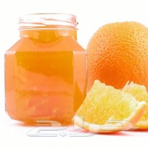 زيت وزيتون مكبوس ومخللات وزعتر وجبنة أغنام وحلويات ومكسرات
