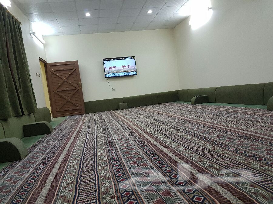 استراحة الصالحيه للايجار ( يوجد مسبح )